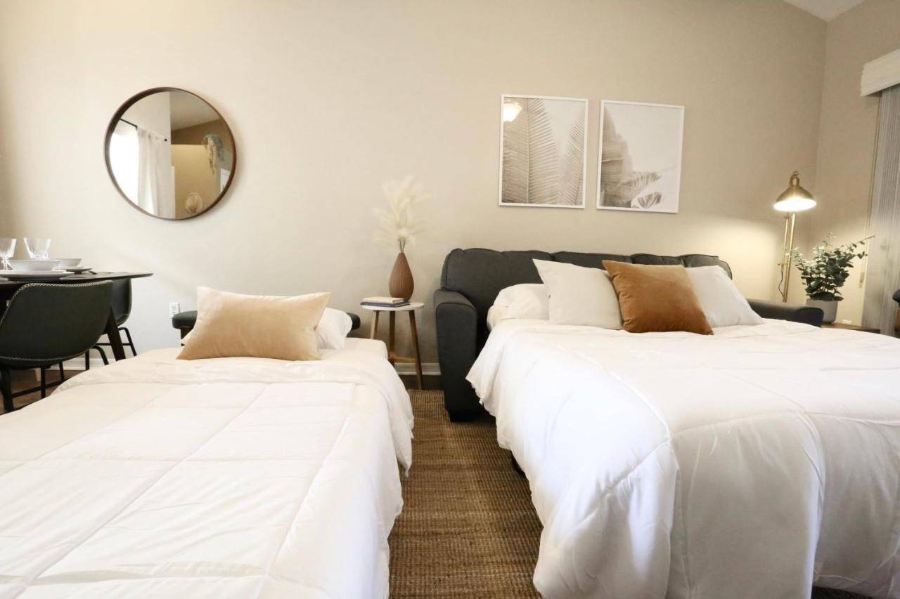 Nomad Retreat King Bed Boutique Condo W Garage Gainesville Exteriér fotografie