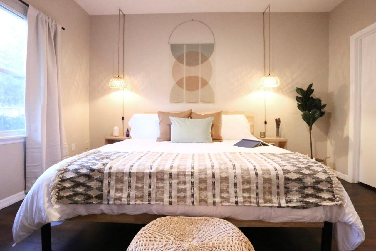 Nomad Retreat King Bed Boutique Condo W Garage Gainesville Exteriér fotografie