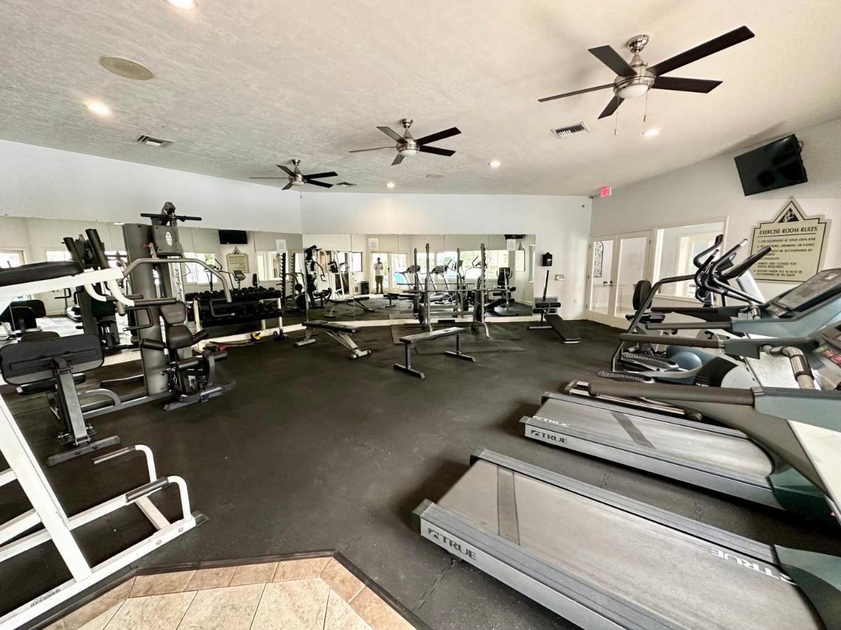Nomad Retreat King Bed Boutique Condo W Garage Gainesville Exteriér fotografie