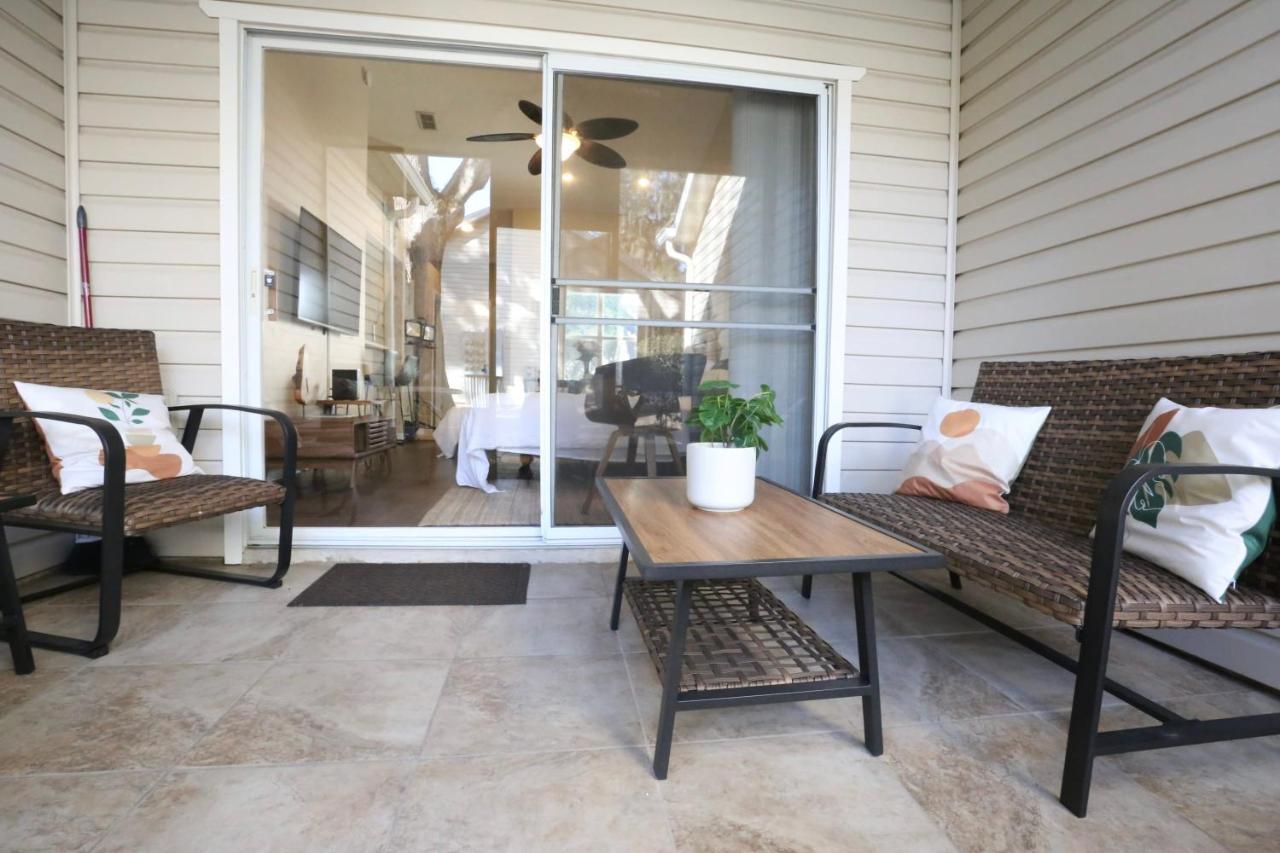 Nomad Retreat King Bed Boutique Condo W Garage Gainesville Exteriér fotografie